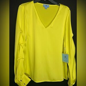 CeCe Women's Yellow V-Neck Blouse size L brand new e tags
